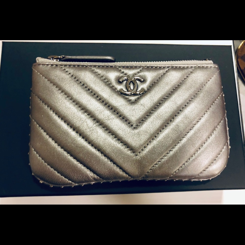 AUTHENTIC CHANEL SALE - Picture 6 of 9
